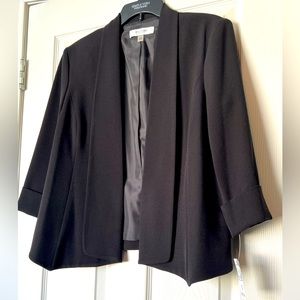 NWT. Jones Studio Separates Women’s Black Blazer. Size 14.